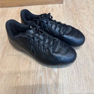Nike Boy’s Black Athletic Shoes